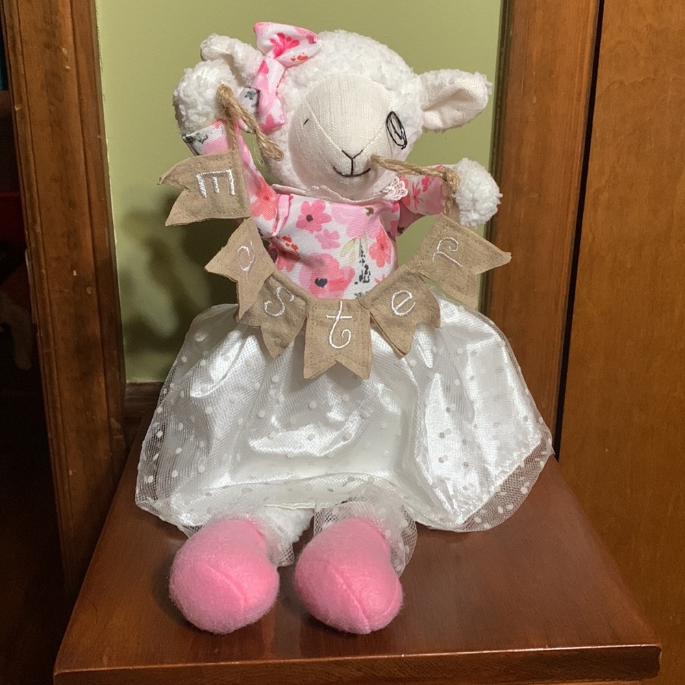 EASTER-Peter Rabbit & Spring Lamb - New Condition/ For Decorative Purposes Only! - Picture 6 of 16